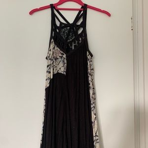 Free people xs flowy dress- cute detail at bottom